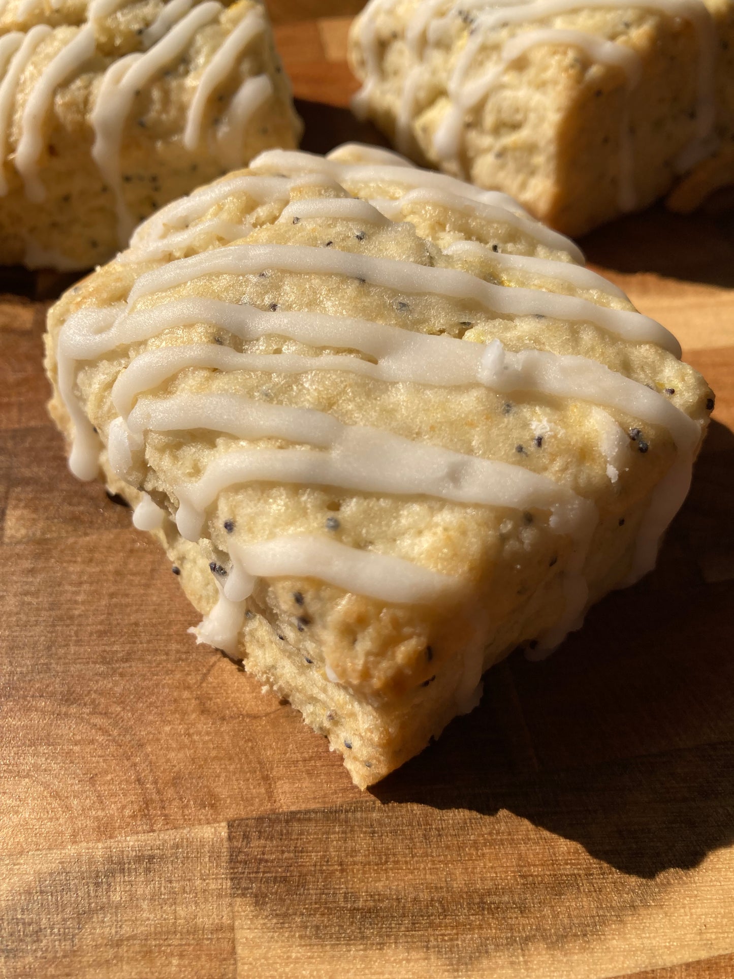 Lemon Poppyseed Scones (Half Dozen)