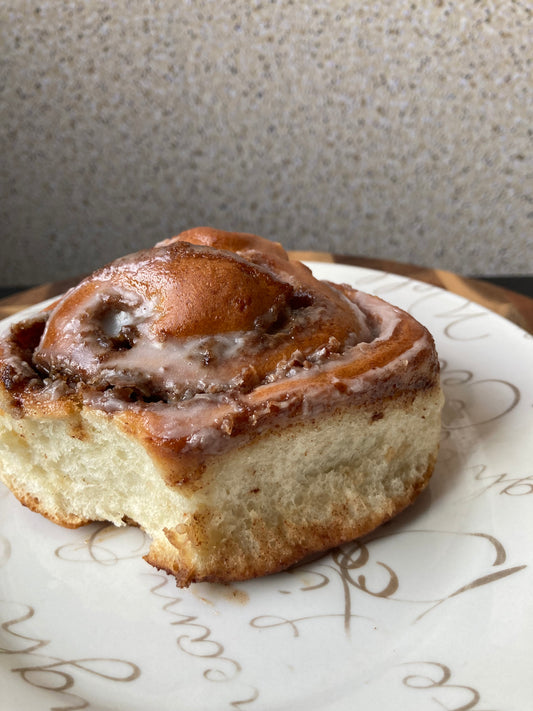 Cinnamon Roll (Frozen)